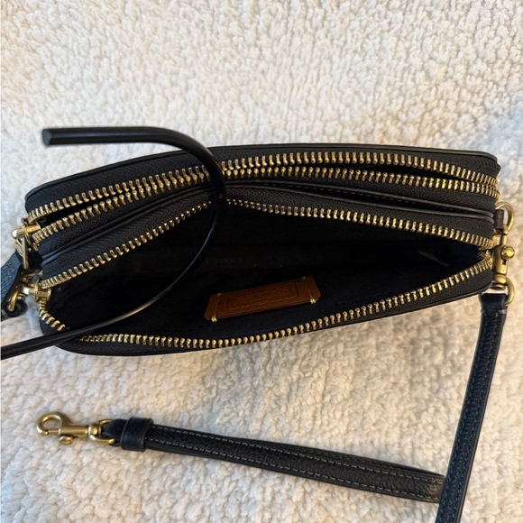 Coach Kira Crossbody/wristlet 2 in 1 - like new - Picture 6 of 11